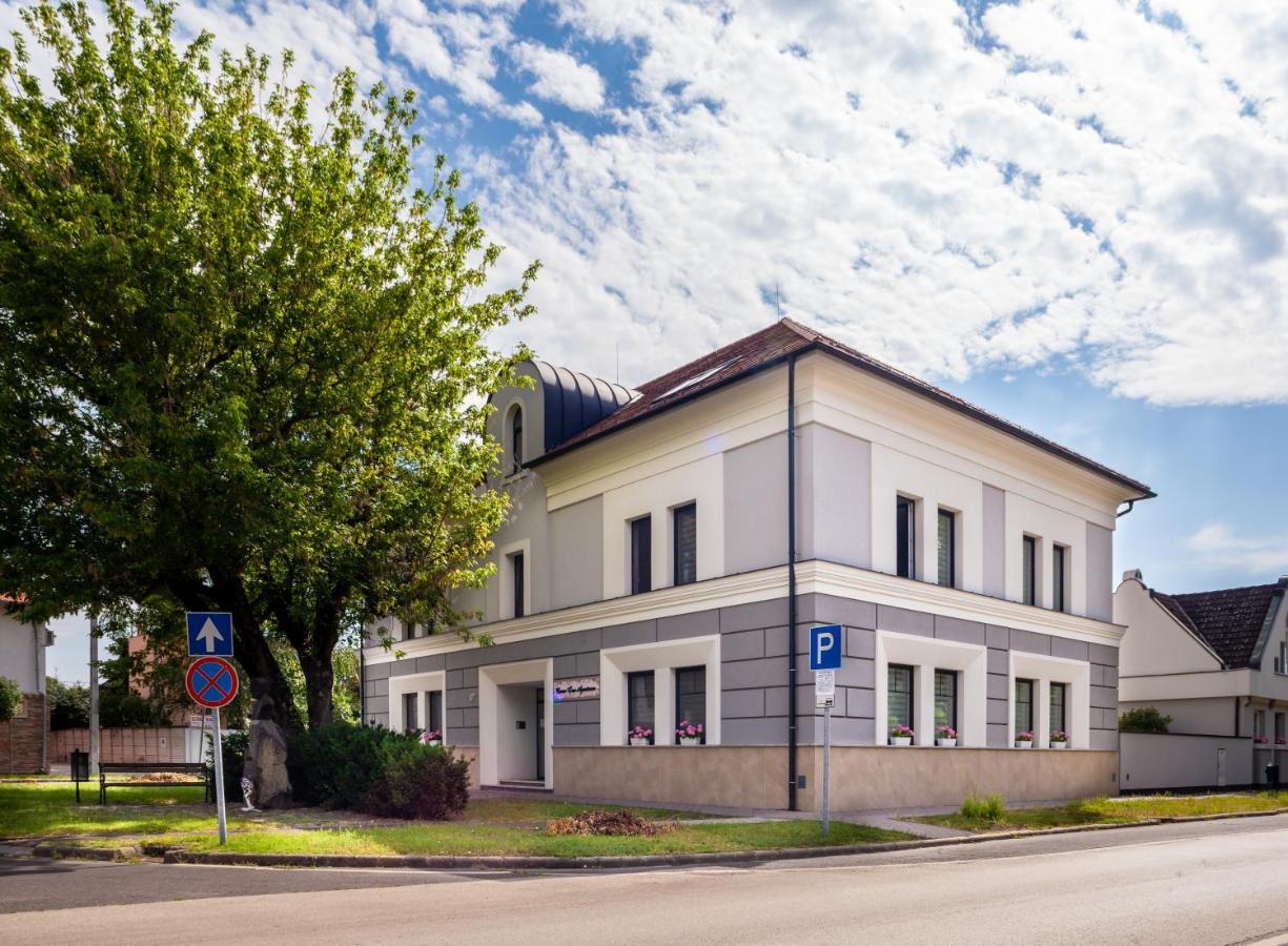 Corso Lux Apartman Gyula Exterior photo